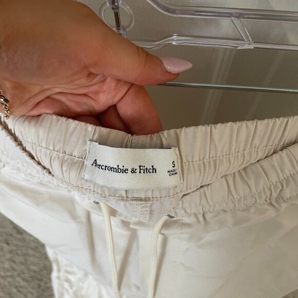 Abercrombie Utility Parachute Pants in Ivory (Size S) - Picture 7 of 9